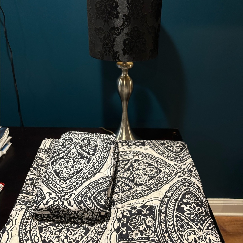 Elegant Black and White Comforter Set